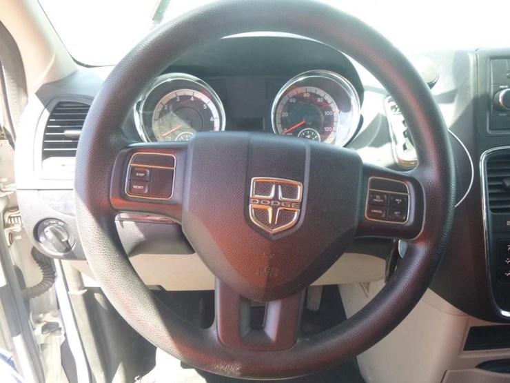 2014-dodge-grand-caravan-image-10