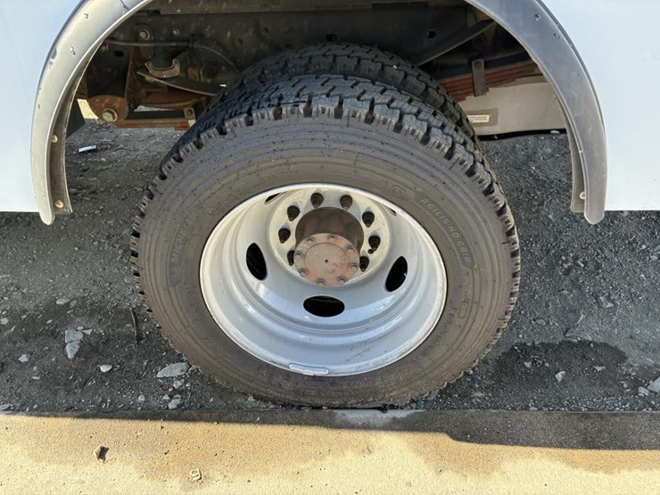 2011-ford-f550-image-5