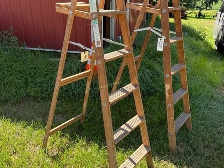6'-wood-ladder-image-2
