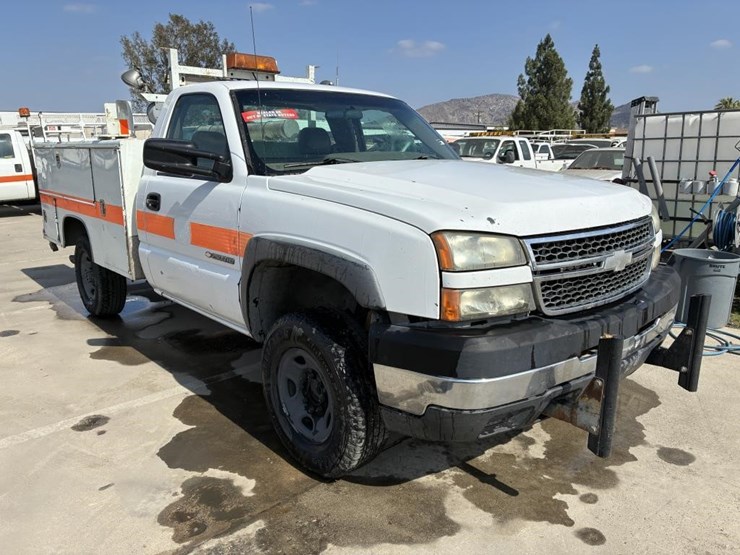 2007-chevrolet-2500hd-image-2