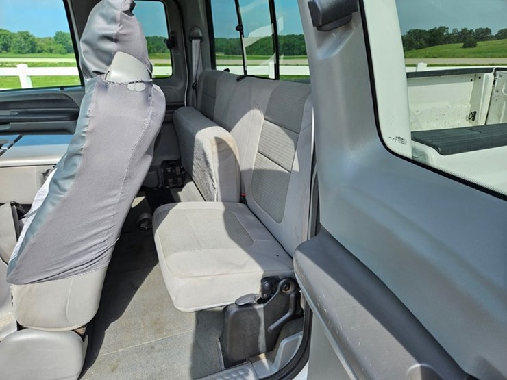 2004-ford-f250-xlt-image-23
