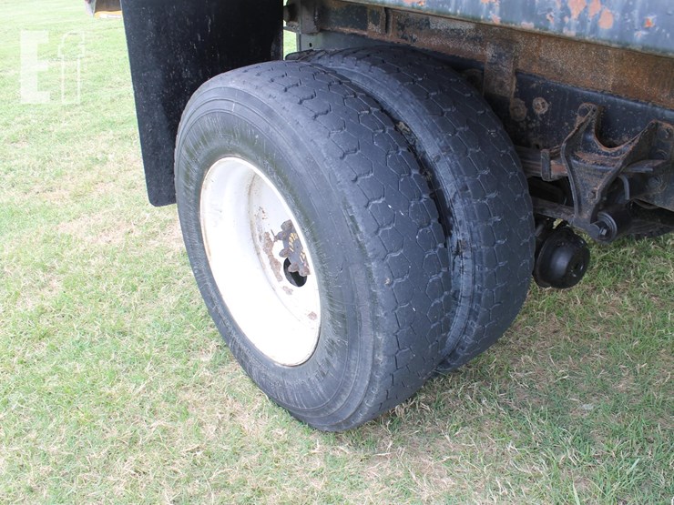 2001-international-durastar-4300-image-7