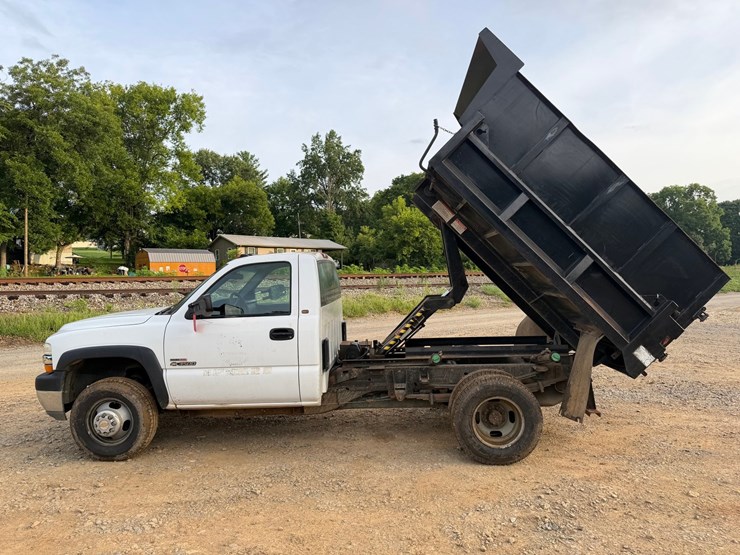 2001-chevrolet-3500-image-10