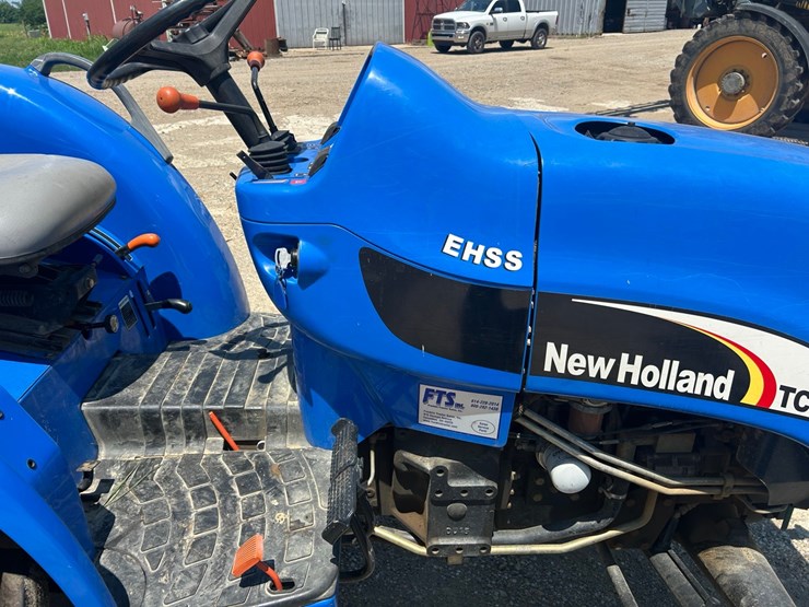 2004-new-holland-tc55da-tractor-image-23