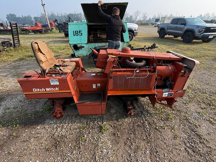 ditch-witch-350sx-image-6