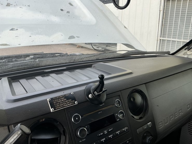 2016-ford-f550-image-24