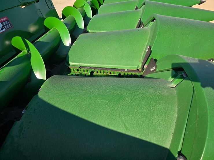 john-deere-708c-image-14