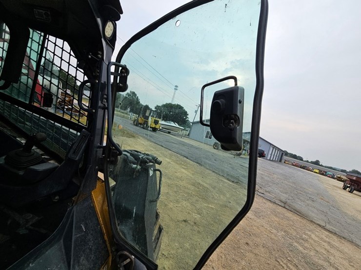 deere-328e-image-24