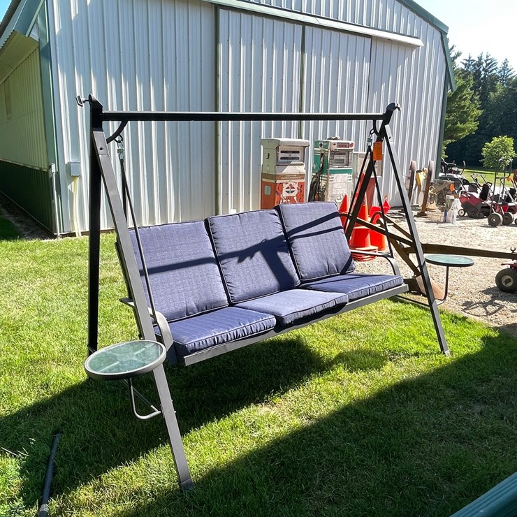 #2123 • Yard Swing