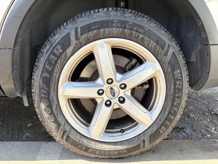 2017-ford-explorer-xlt-image-8
