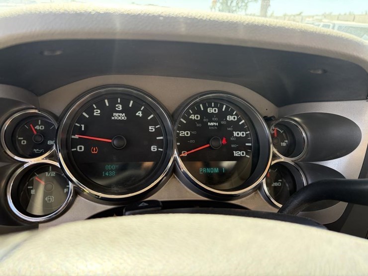 2012-gmc-sierra-2500-image-17
