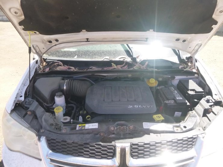 2014-dodge-grand-caravan-image-27