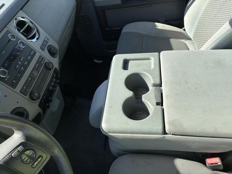 2011-ford-f550-image-21
