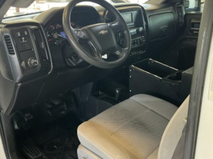 2017-chevrolet-3500hd-image-22