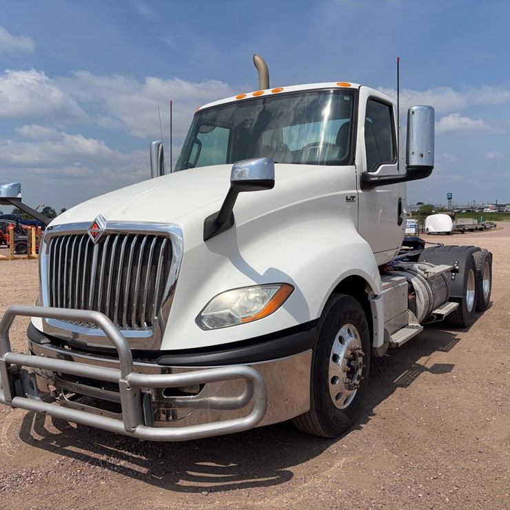 2019 INTERNATIONAL LT