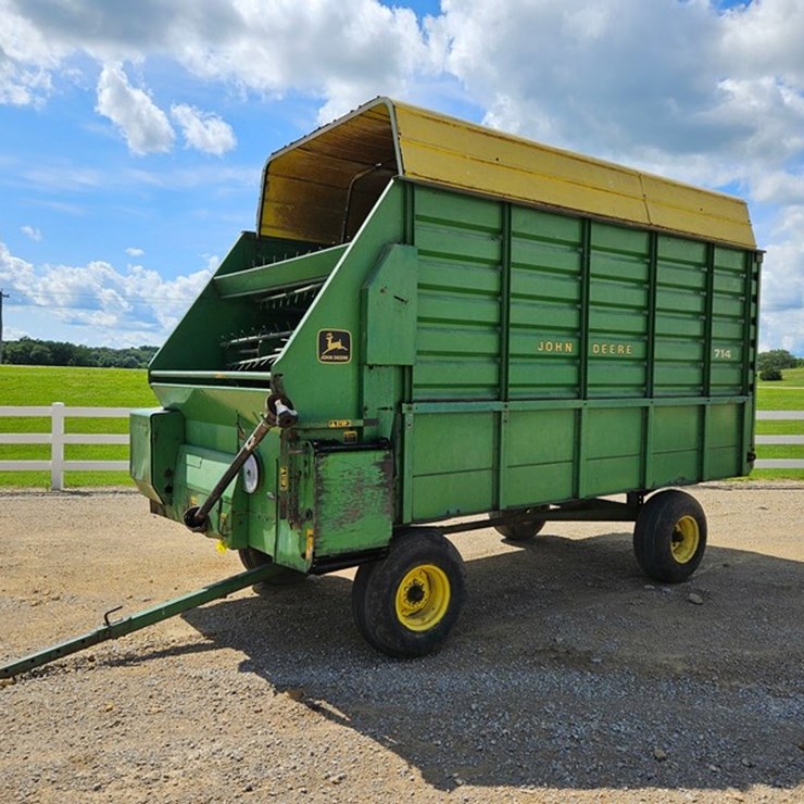 JOHN DEERE 714A