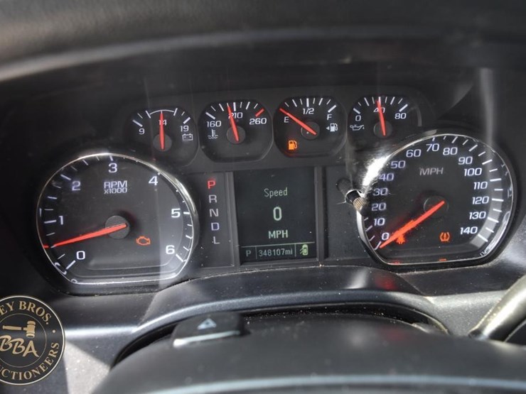 2017-chevrolet-silverado-1500-image-44