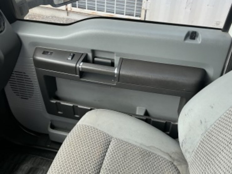 2016-ford-f550-image-26