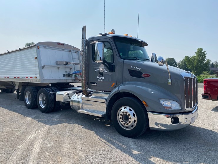 2019-peterbilt-579-image-4