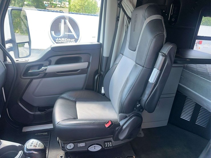 2022-kenworth-t680-image-23