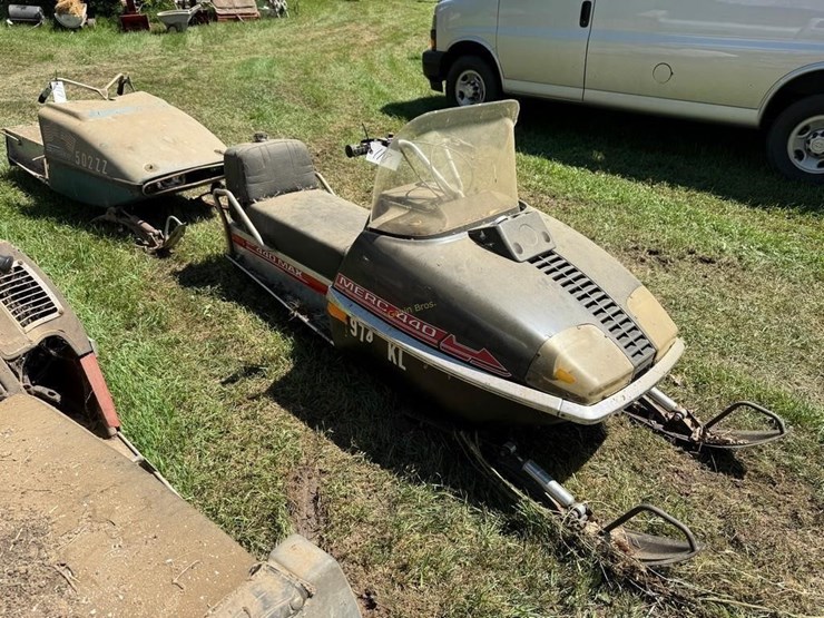mercury-440-max-snowmobile-image-1