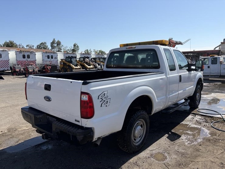 2011-ford-f250-xl-image-3