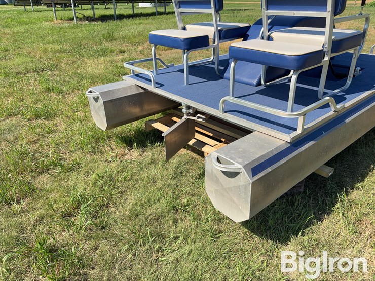 kennedy-10.5’-pedal-powered-pontoon-image-15