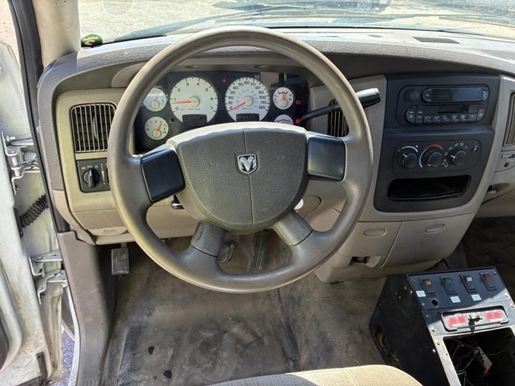 2005-dodge-ram-2500-image-17