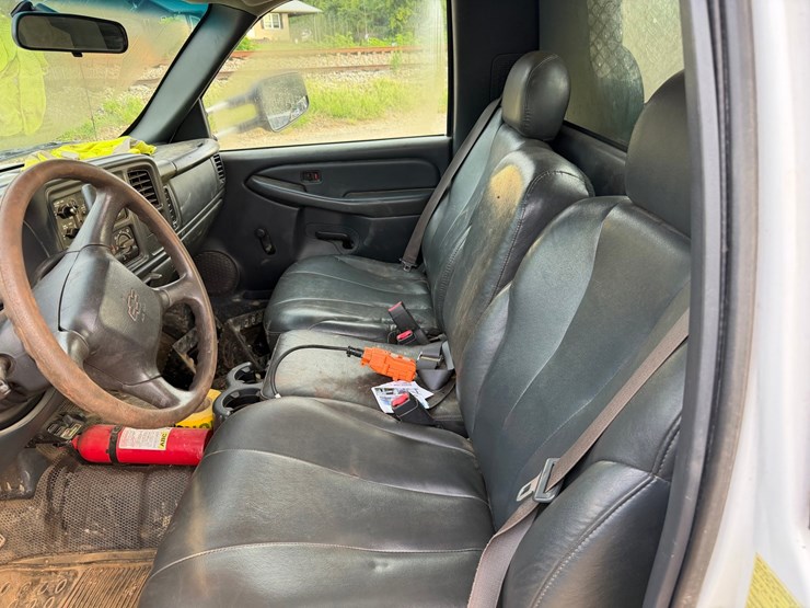 2001-chevrolet-3500-image-48