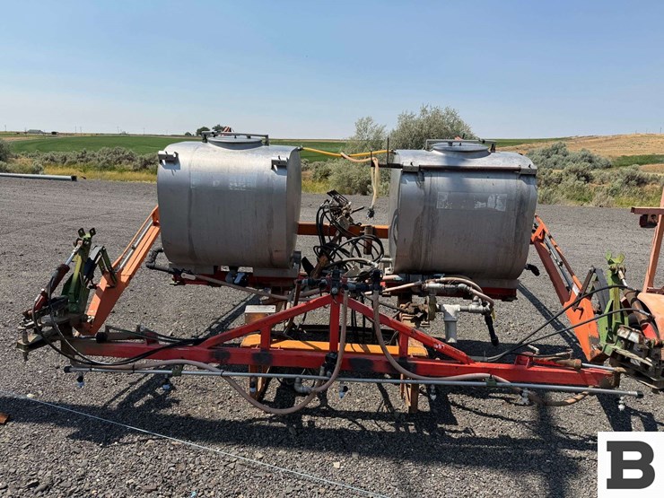rears-3pt-boom-sprayer-image-2