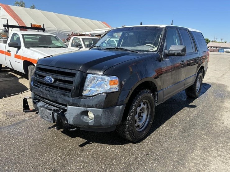 2012-ford-expedition-xlt-image-1