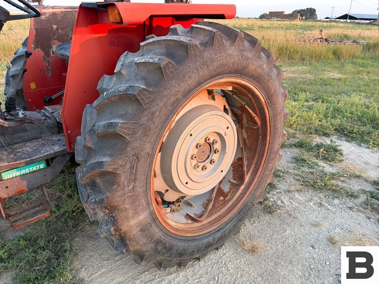 massey-ferguson-383-image-4