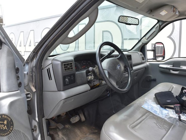 2003-ford-f550-xlt-sd-image-16