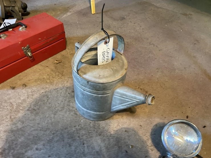 metal-oil-can-image-2