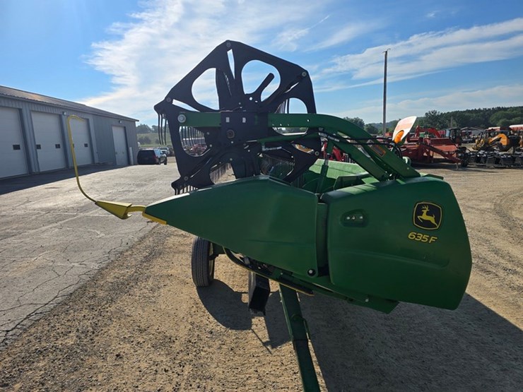 john-deere-635f-image-2