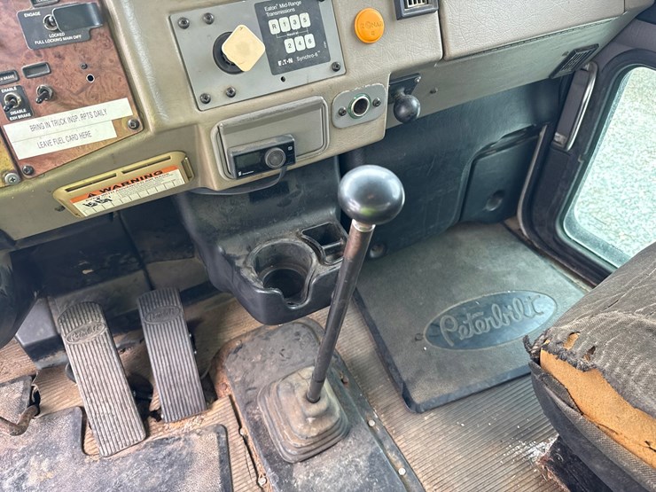 2007-peterbilt-335-image-80