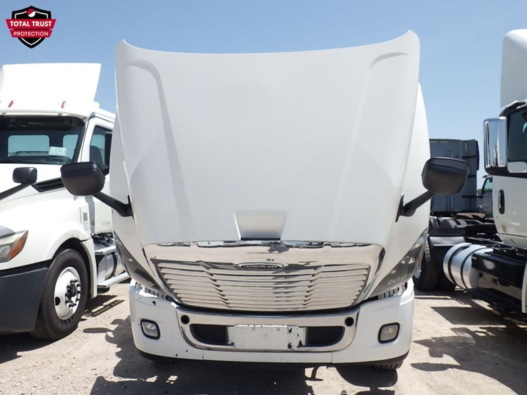 2019-freightliner-cascadia-125-evolution-image-25