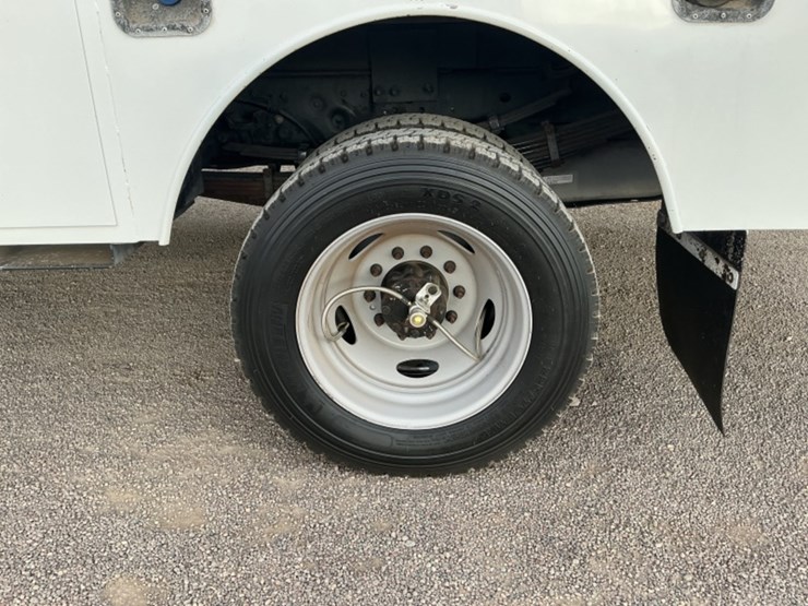 2015-ford-f550-image-8