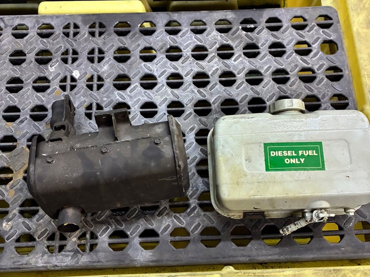 #415-•-kinjet-diesel-chemical-sprayer-image-92