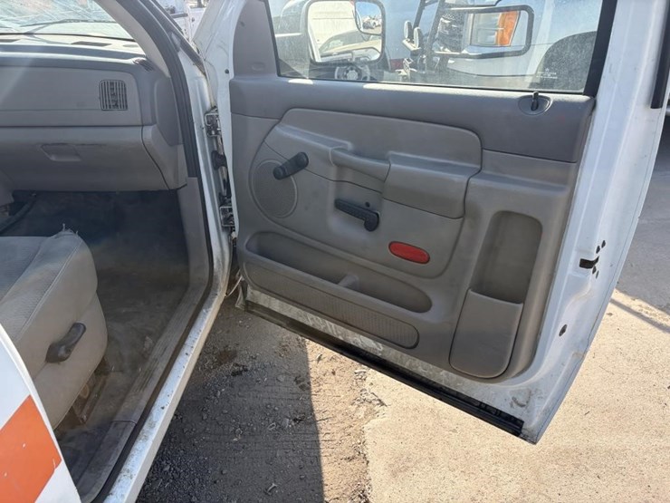 2005-dodge-ram-2500-image-11