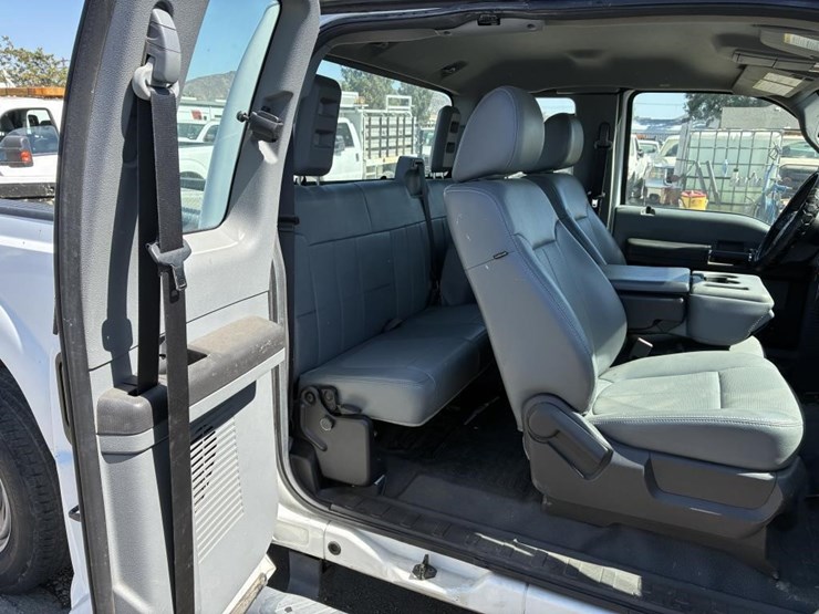 2011-ford-f250-xl-image-13