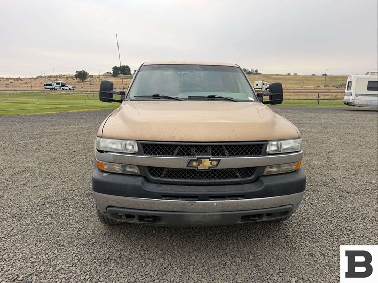 2001-chevrolet-silverado-2500hd-image-10