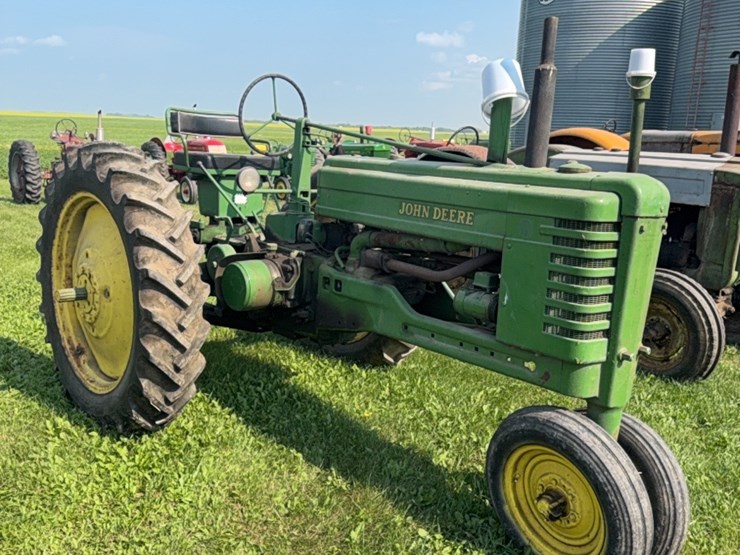 john-deere-b-image-1