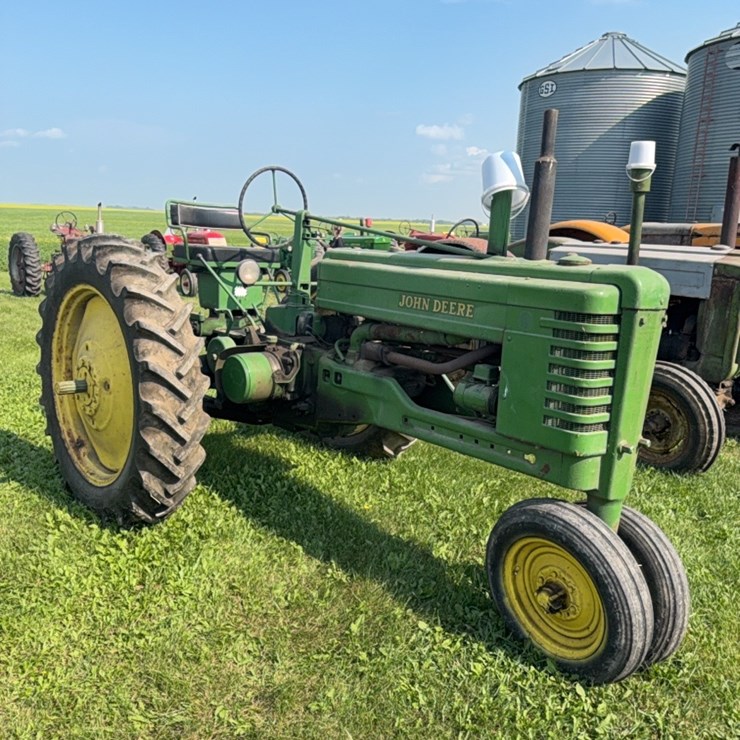 JOHN DEERE B