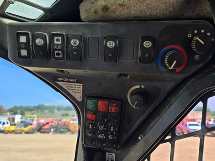 deere-330g-image-19