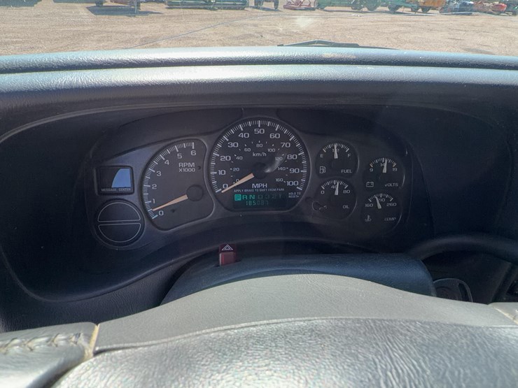 2001-chevrolet-silverado-1500-image-28