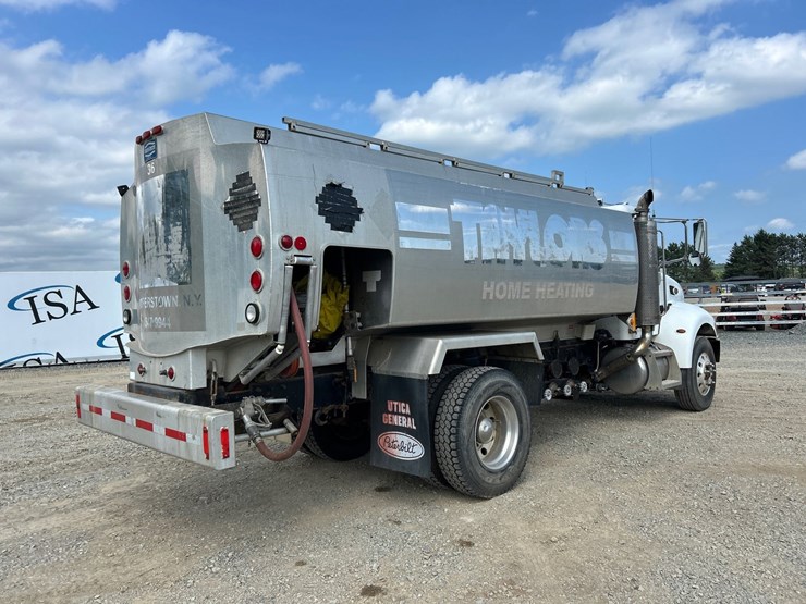 2007-peterbilt-335-image-4