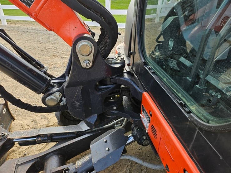 2020-kubota-u55-image-51