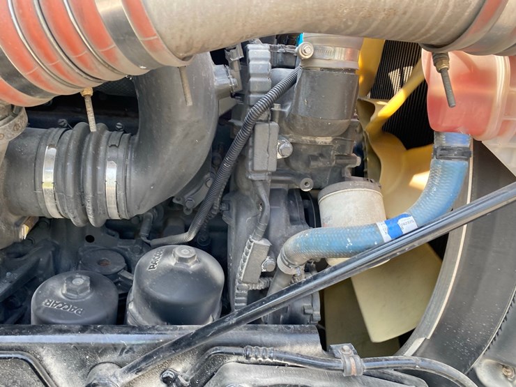 2019-peterbilt-579-image-40