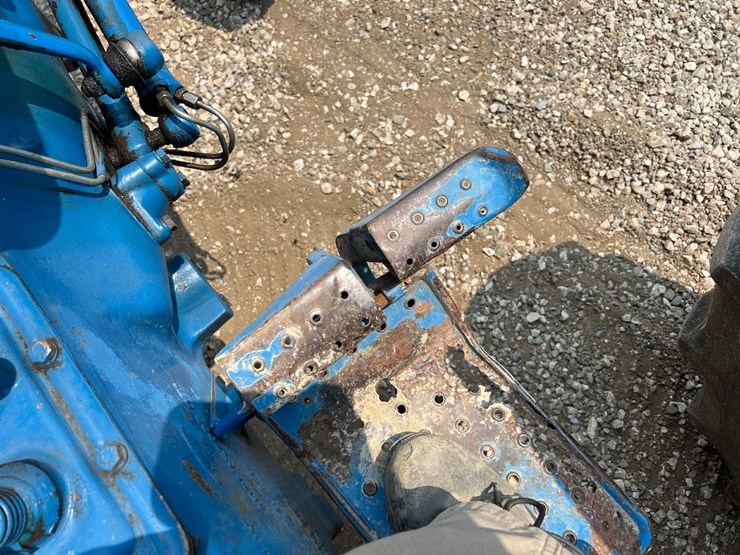 ford-2810-image-25